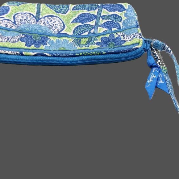 Vera Bradley Wristlet in Doodle Daisy, Retired Fabric - Picture 4 of 6